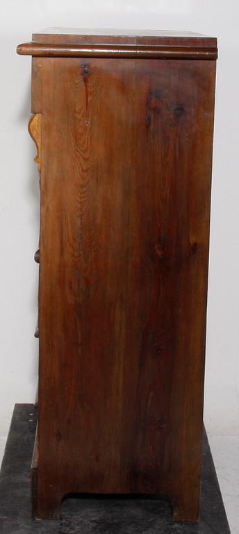 CHIFFONJÉ, nyrenässans, sent 1800-tal.