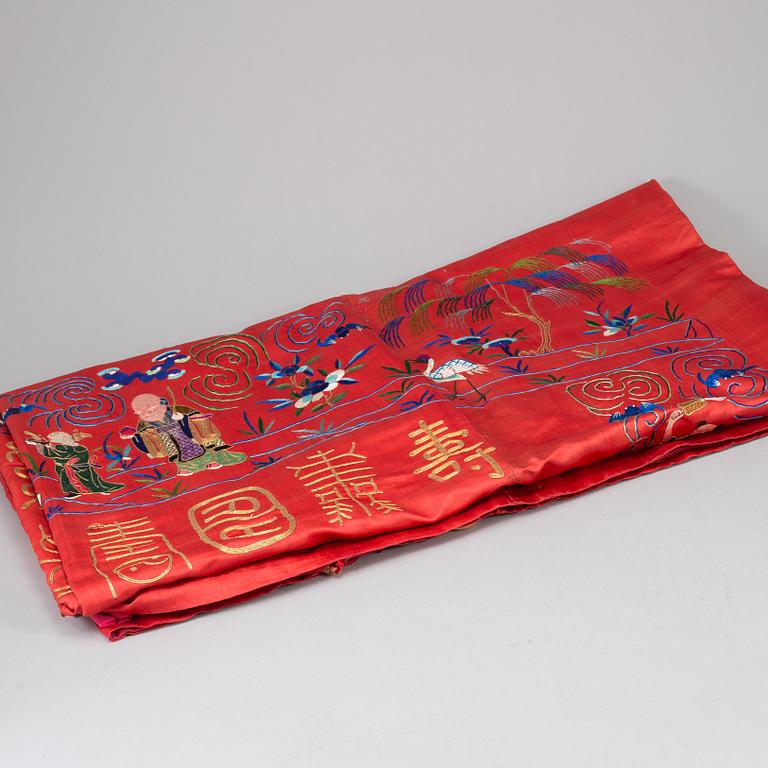 A large Chinese embroidred textile, early 20th Century.