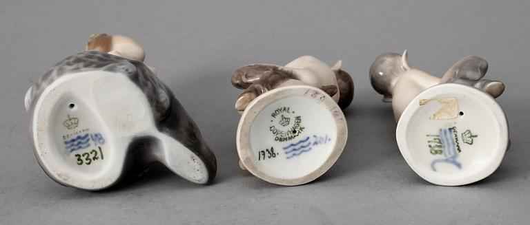 FIGURINER, 3 st, formgivna av Theodor Madson & Aage Erhardt, Royal Copenhagen, 1900-tal.