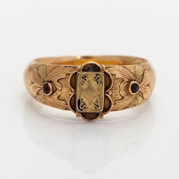 Ring, 18K guld, granater.