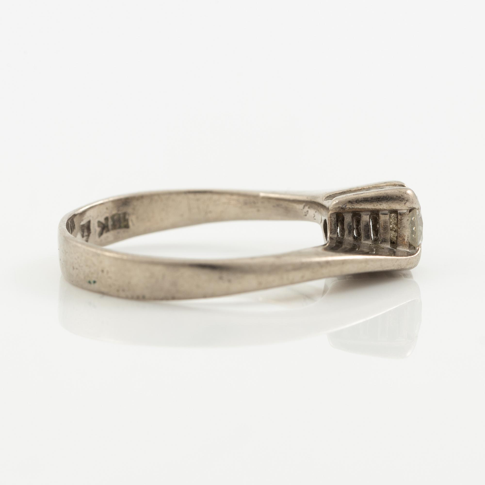Ring, 18K white gold set with a brilliant-cut diamond approximately 0.25 ct.