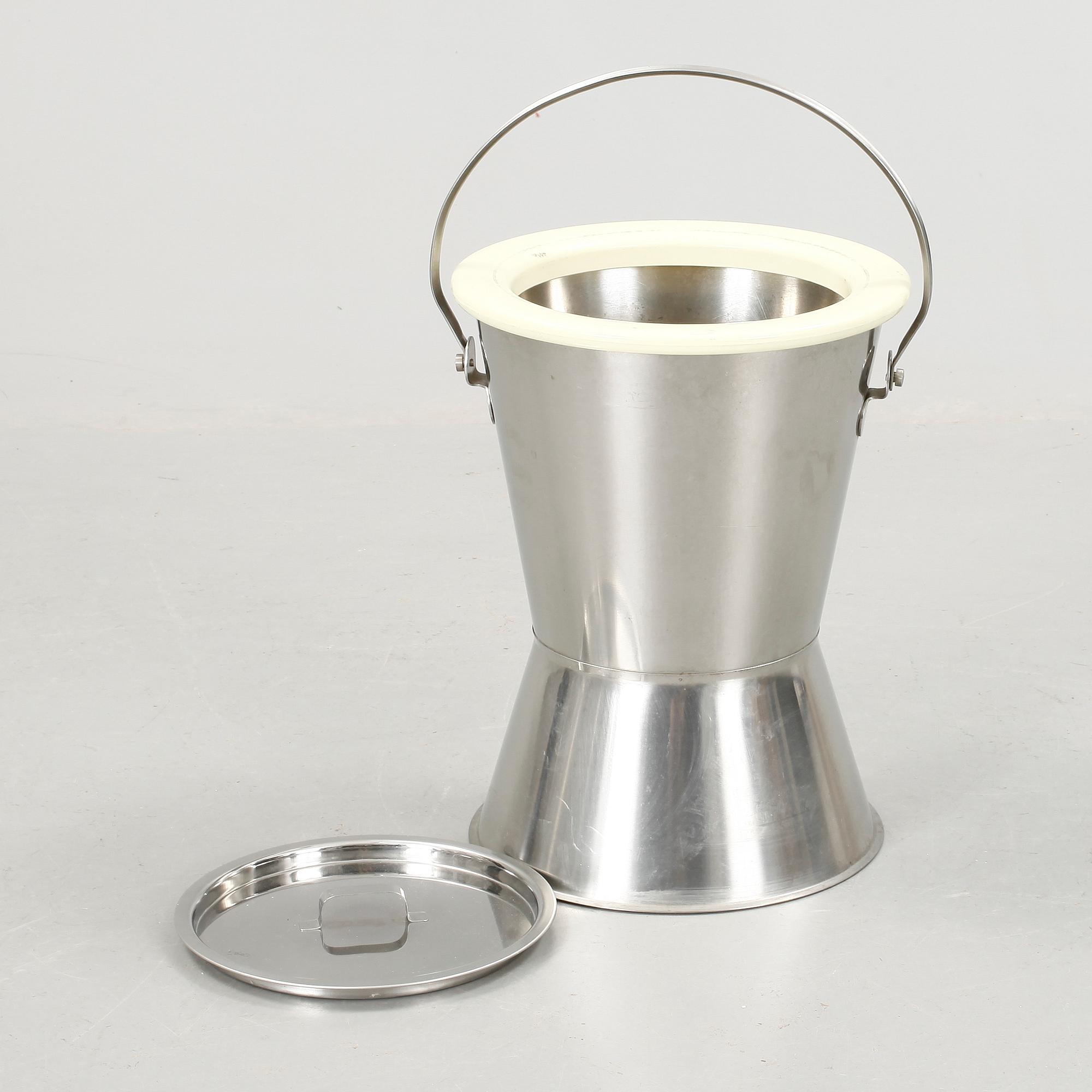 SJUKHUSPOTTA/PAPPERSKORG MED LOCK, stål, 1900-talets andra hälft.