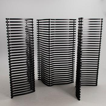 KARI ASIKAINEN, A SET OF THREE ROOM SCREENS. Scheletro. Martela 1980-1989.
