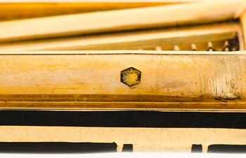 CARTIER ETUI, guld, svart emalj. Cartier.