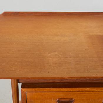 A writing desk, designed by Arne Vodder for Vamo Møbelfabrik, third quarter of the 20th century.