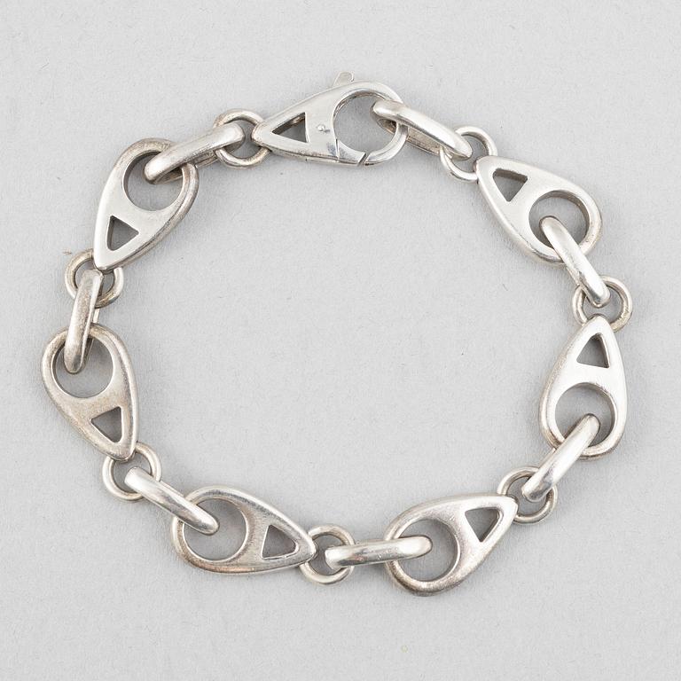 Asprey & Co Ltd, bracelet, sterling silver, London 2002.