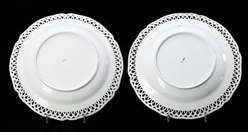 TALLRIKAR, 18 st, porslin, Berlin, troligen sent 1800-tal.