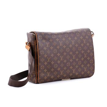 432. LOUIS VUITTON, a monogram canvas messanegr bag, "Abbesses".