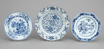 TALLRIKAR, 3 st, porslin, 1700-1800-tal.