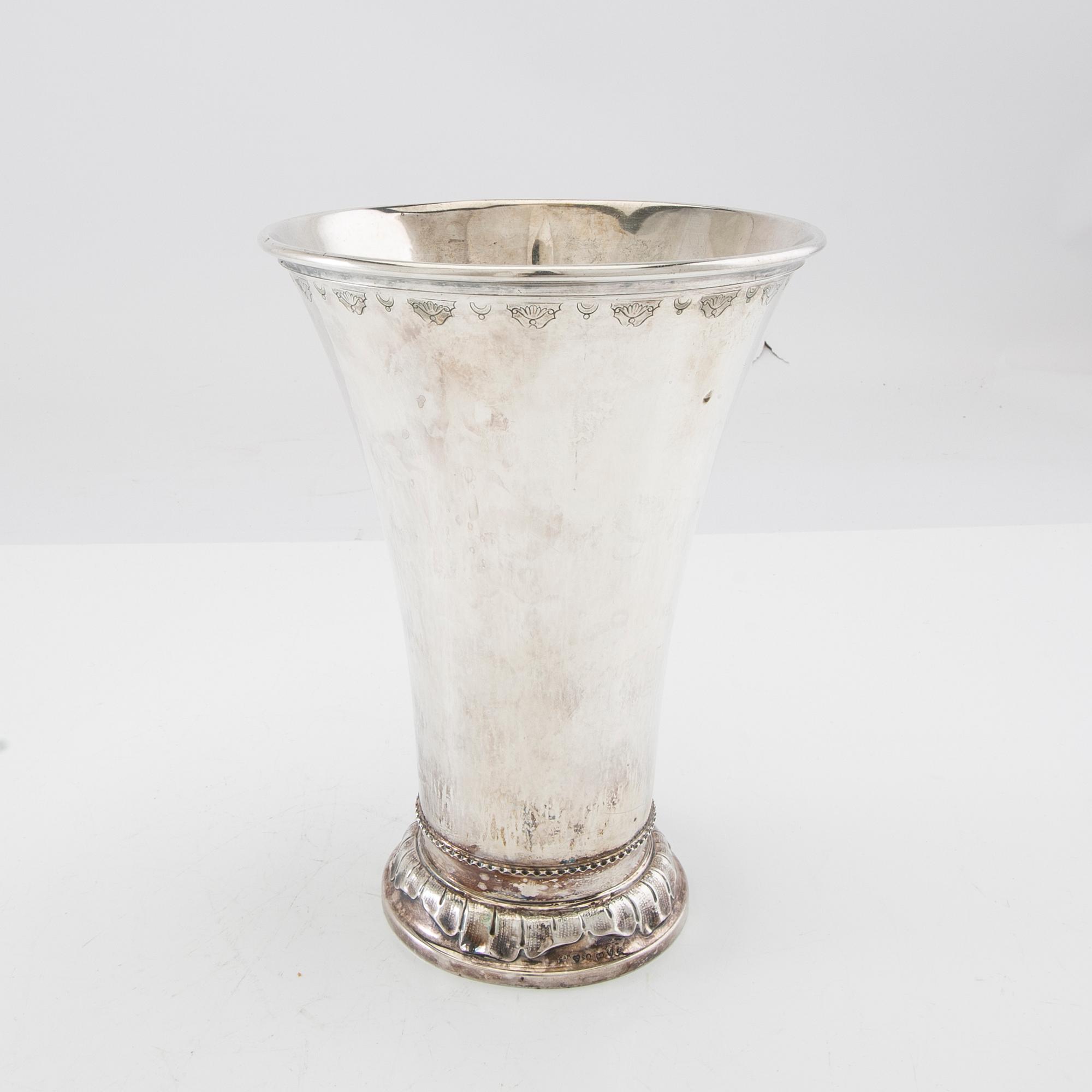 Cup/vase silver GAB Stockholm 1944.