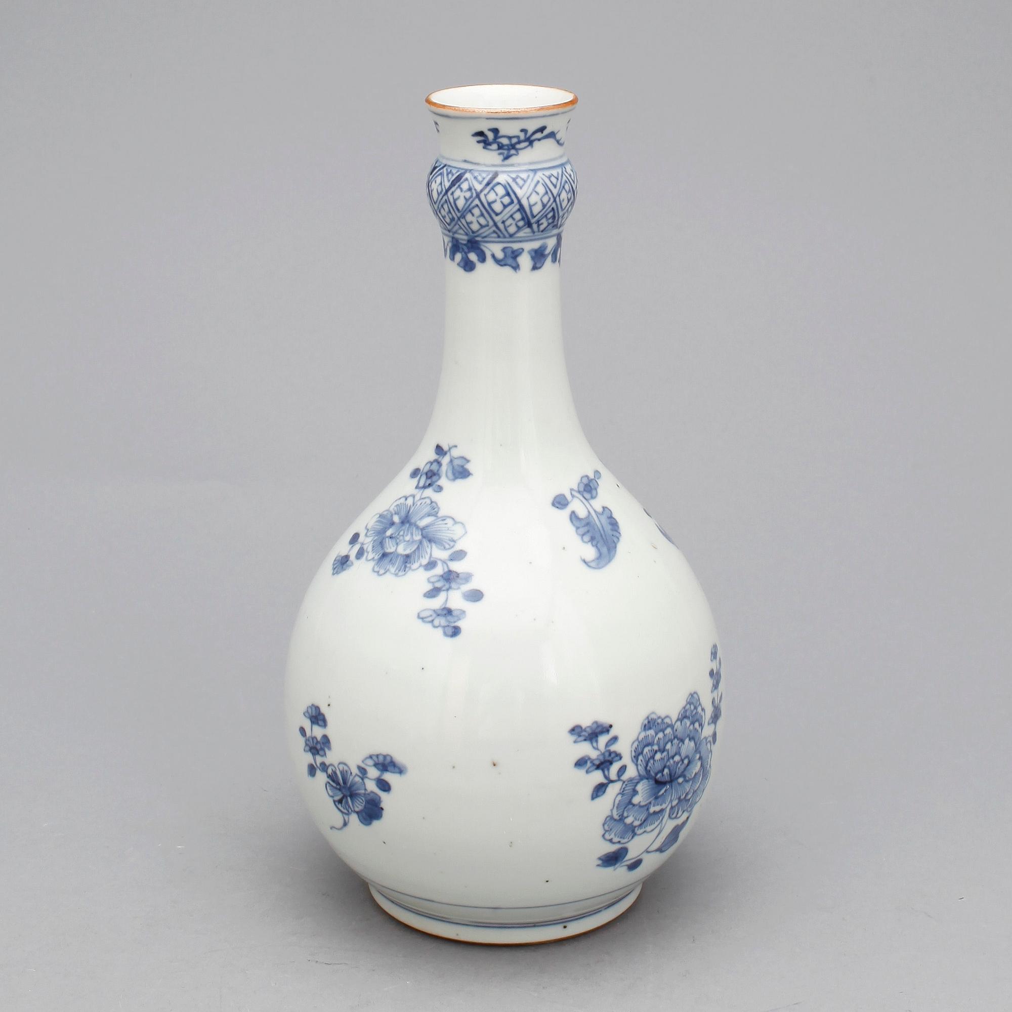 VAS, porslin, Kina, Qing dynastin, Qianlong (1735-96).