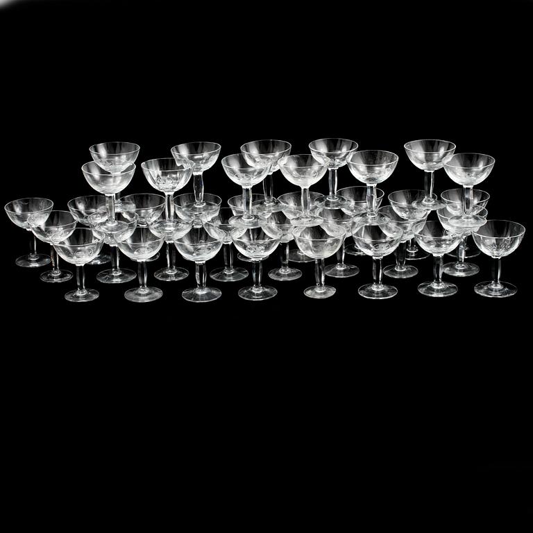 LIKÖRGLAS, 36 st snarlika, Malmö, omkring 1900-talets mitt.