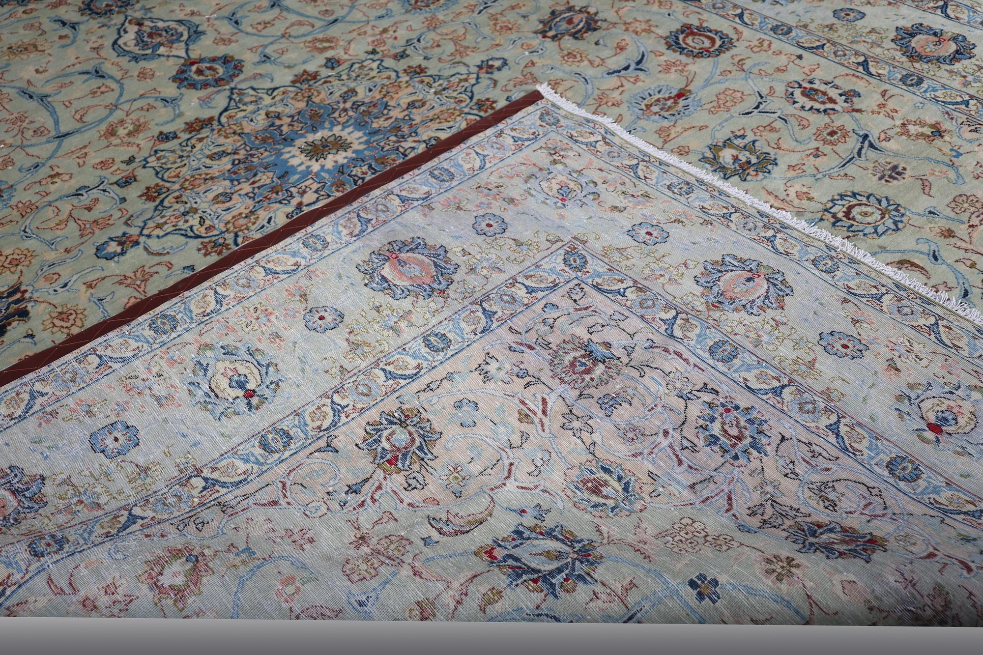 A CARPET, Kashan 450 x 315 cm.