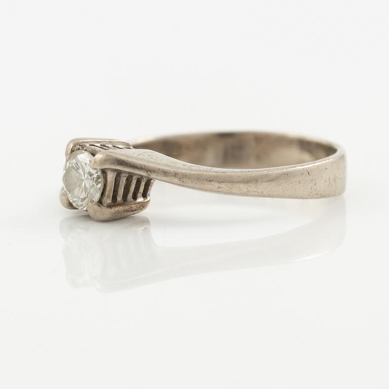 Ring, 18K white gold set with a brilliant-cut diamond approximately 0.25 ct.
