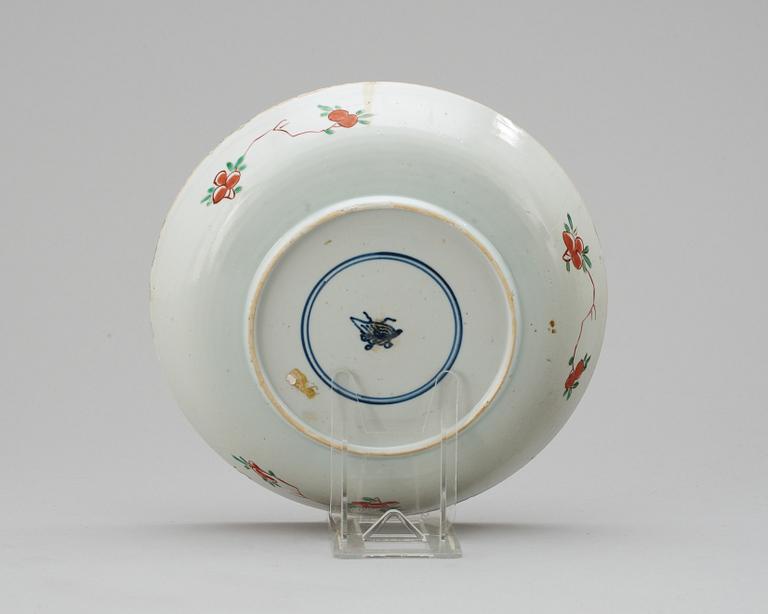 A Qing dynasty, Kangxi (1662-1722) charger.