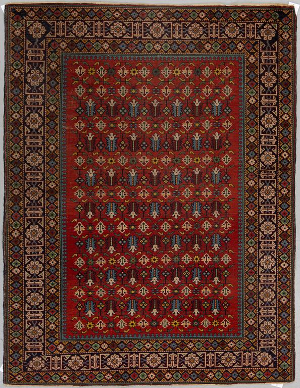 A RUG, a semi-antique Ardebil, ca 182,5 x 130,5 cm.