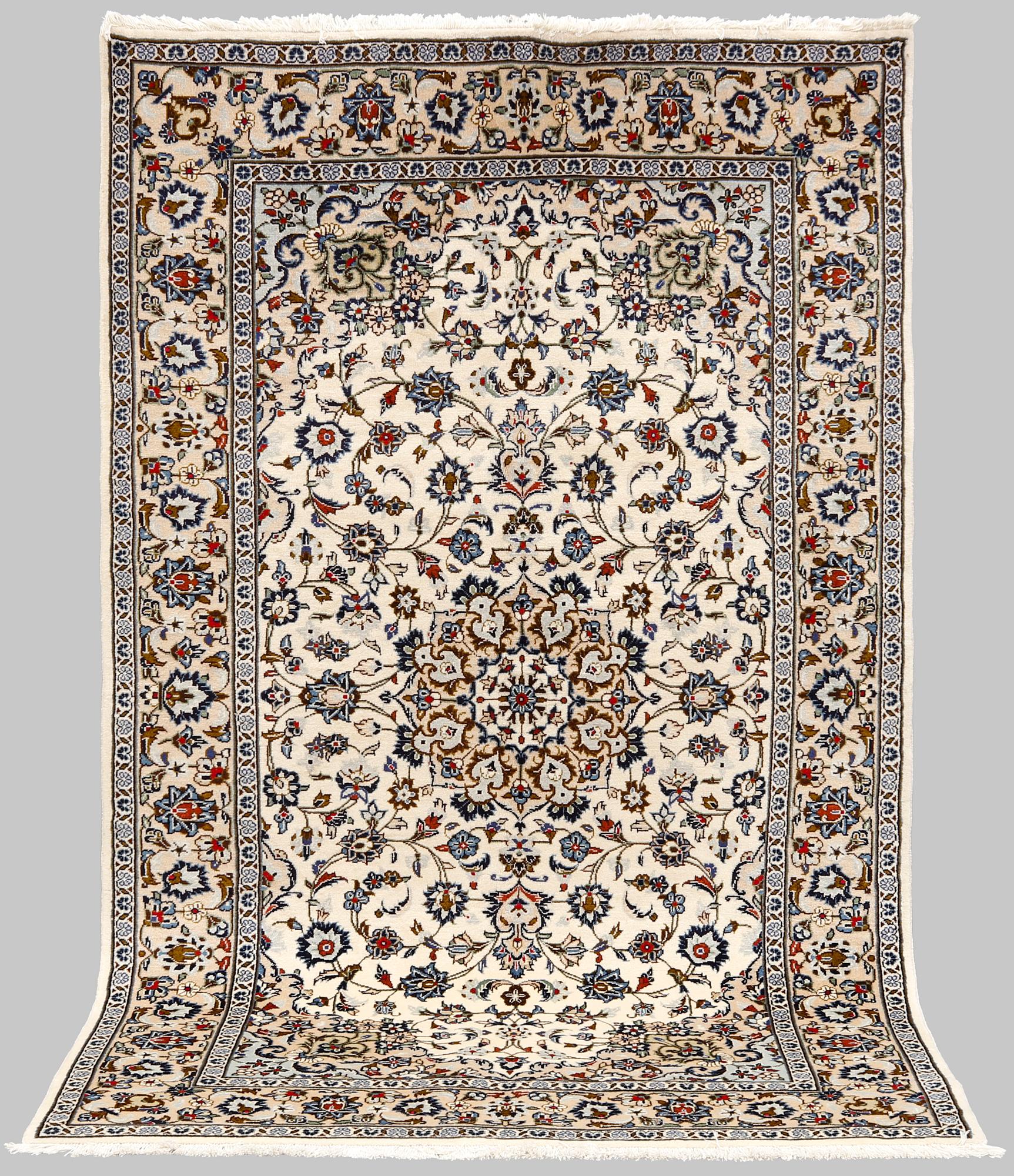 A Kashan carpet, ca 250 x 150 cm.