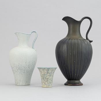 Gunnar Nylund, a set of two stoneware jugs and a vase, Rörstrand, 1950's/60's.