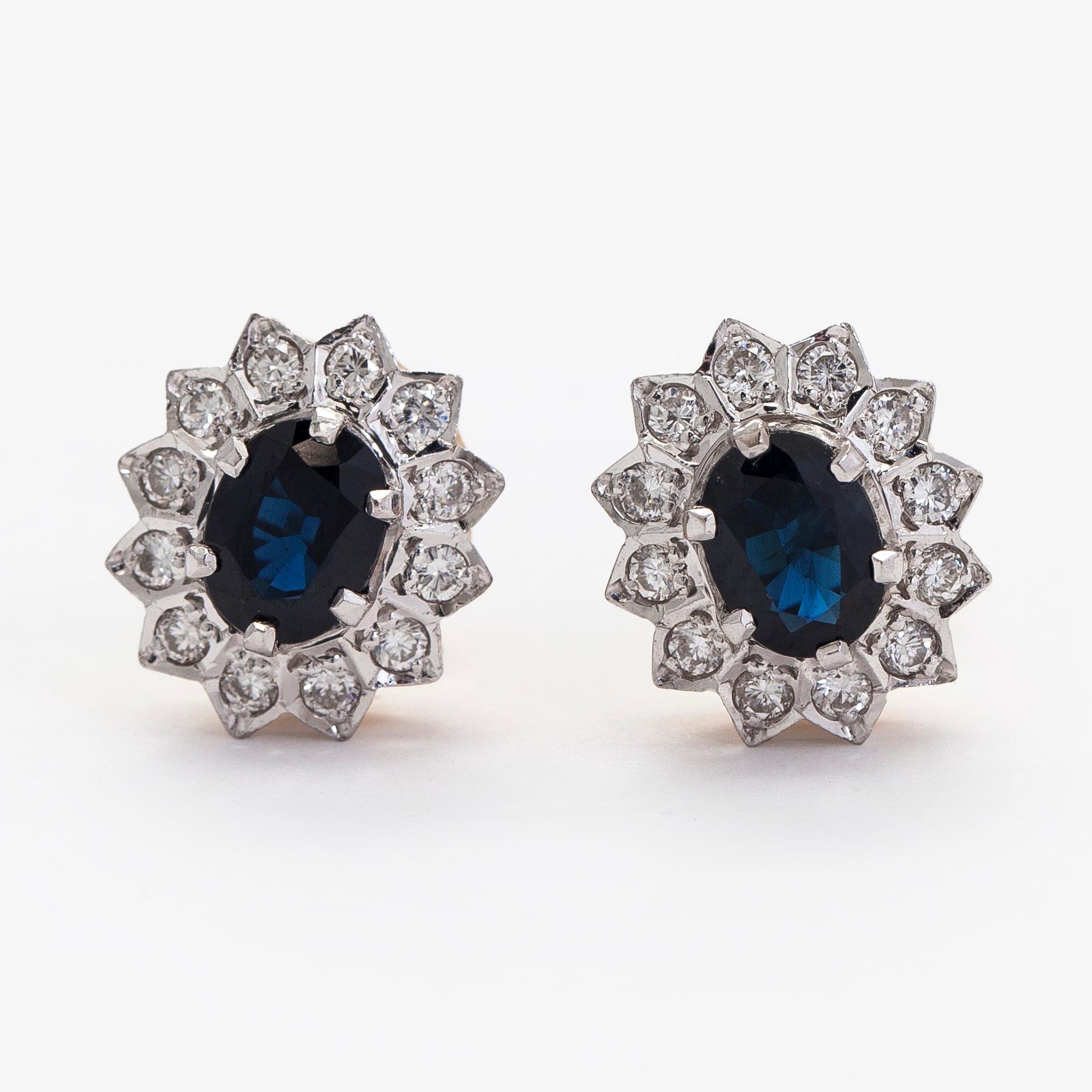 Earrings, faceted sapphires, brilliant cut diamonds, 14K gold and white gold.