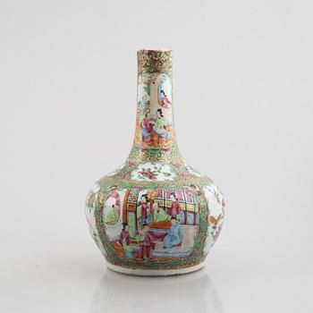 A porcelain vase, Canton, China, 19th century.