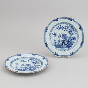 Six blue and white export porcelain plates, Qing dynasty, Qianlong (1736-95).