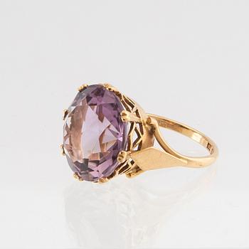 Ring 18K gold with a faceted amethyst, Heribert Engelbert Stockholm 1962.