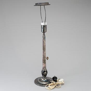 GULDSMEDSAKTIEBOLAGET GAB, bordslampa, nysilver, Swedish Grace, 1900-talets första hälft.