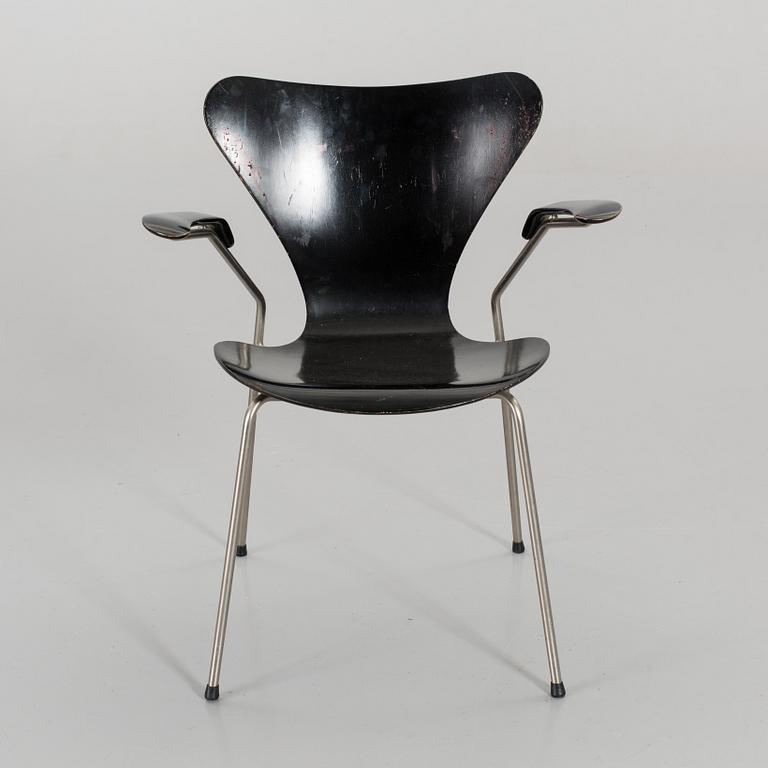 ARNE JACOBSEN CHAIR "SJUAN".