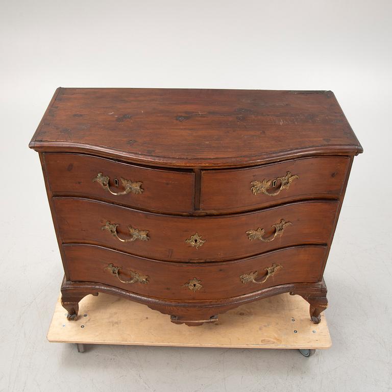 A late Baroque chest of drawers, 18th century.