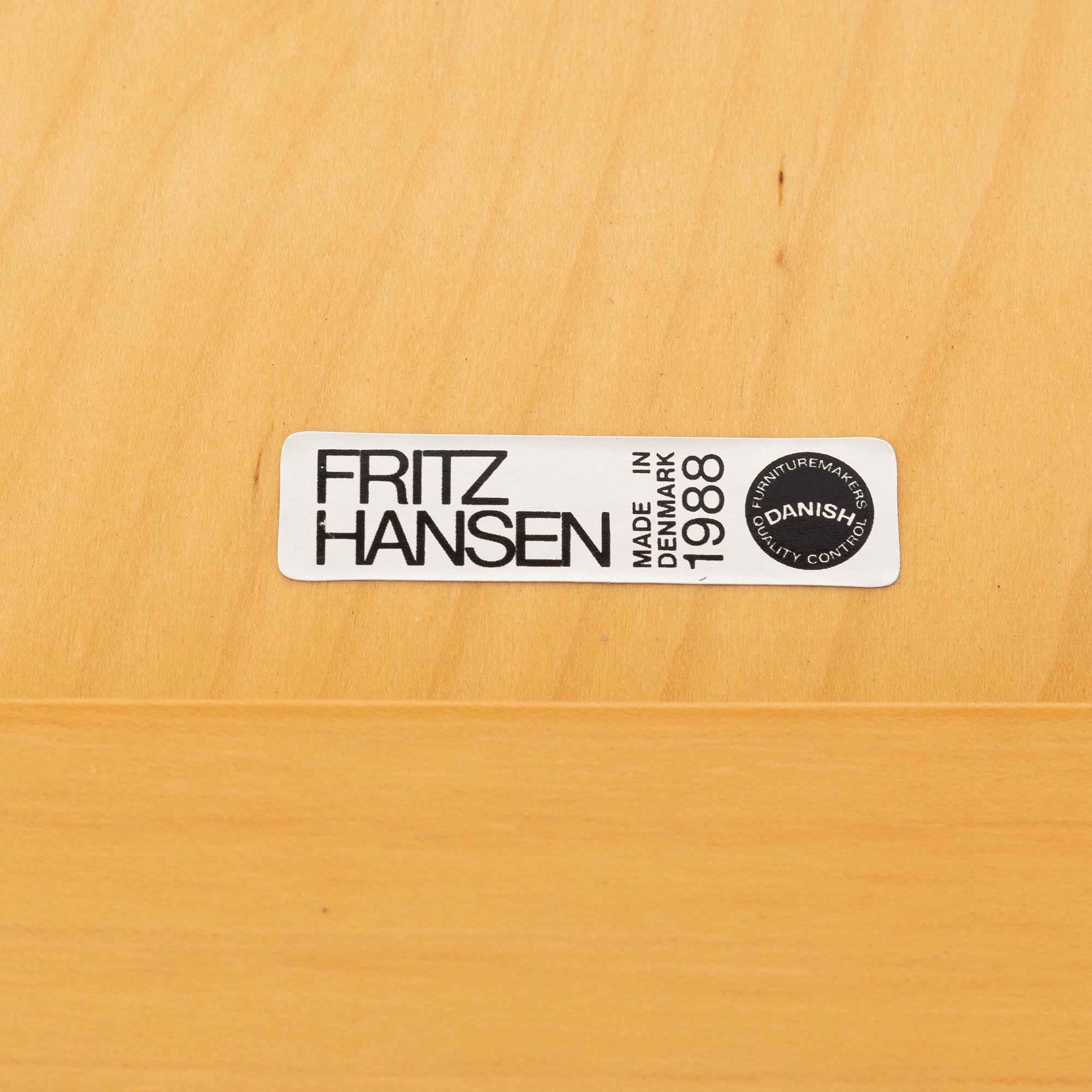 Niels Jørgen Haugesen, a model '4750' dining table from Fritz Hansen, Denmark 1988.