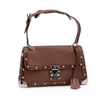 466. LOUIS VUITTON, a brown leather bag, "Sac rabat".