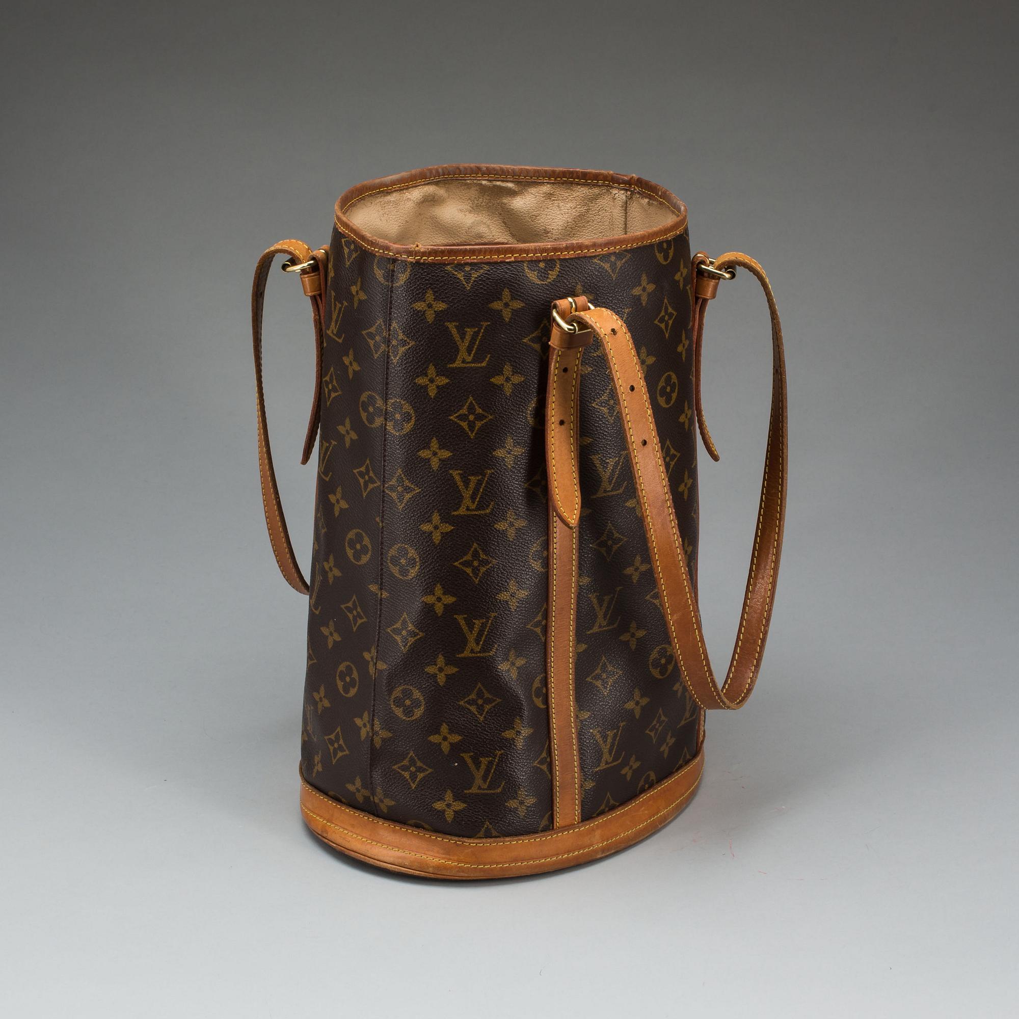 HANDVÄSKA. Louis Vuitton, "Bucket".