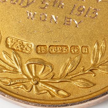 A medal, 15K gold, England, 1913.