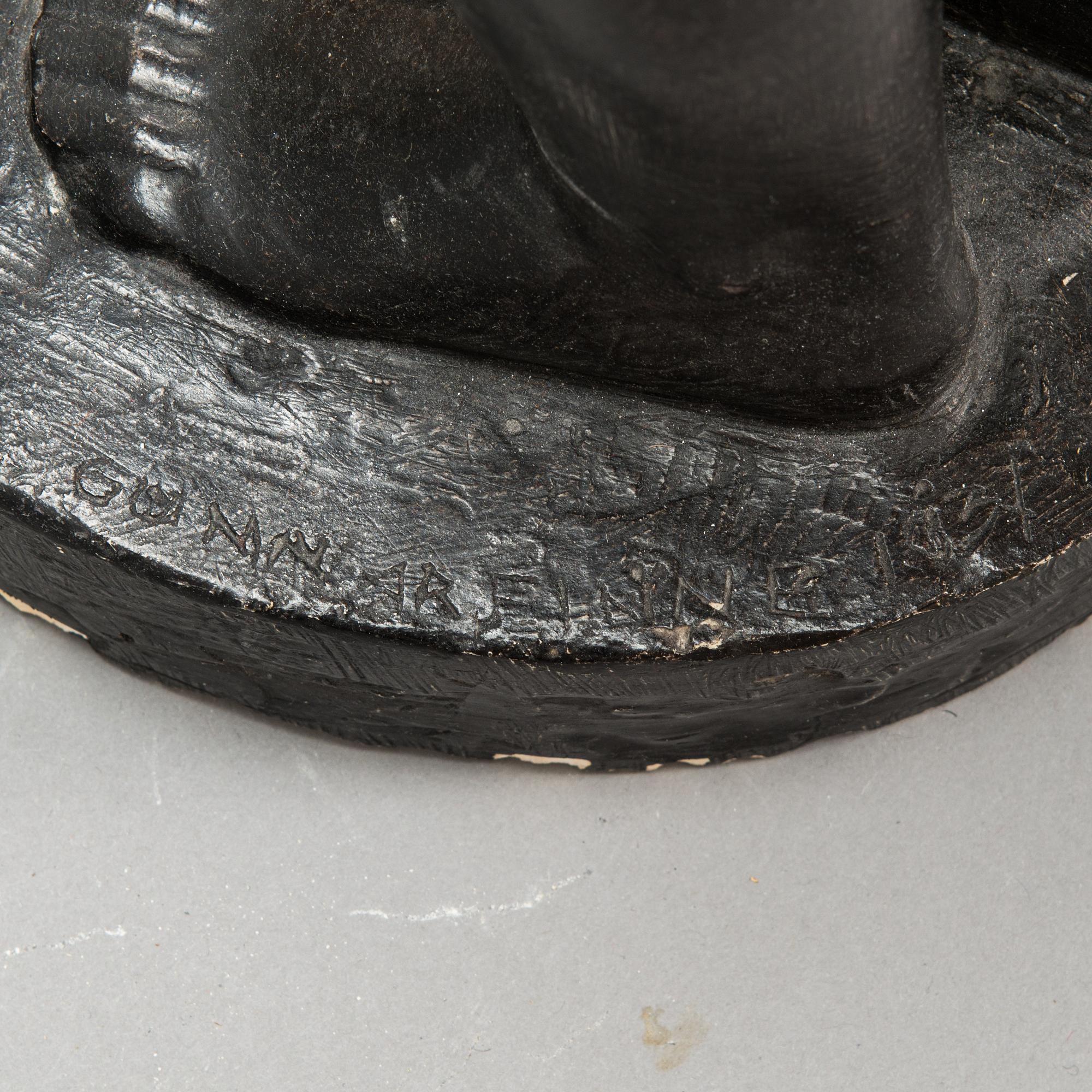 Gunnar Finne, Kvinnan med urnan.