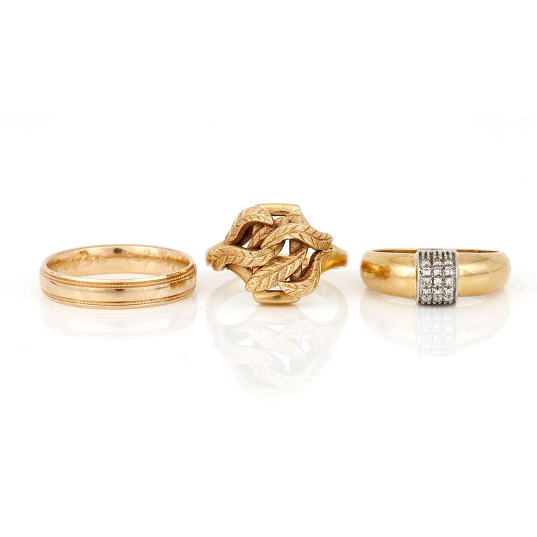 RINGAR, 3 st, 18K guld med diamanter, tot ca 0,15 ct. Total vikt ca 13,53 g.