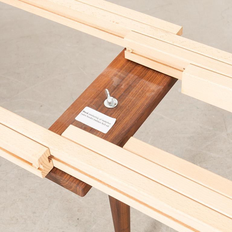 Nissen & Gehl, dining table, "Naver point" model 9942, period piece.