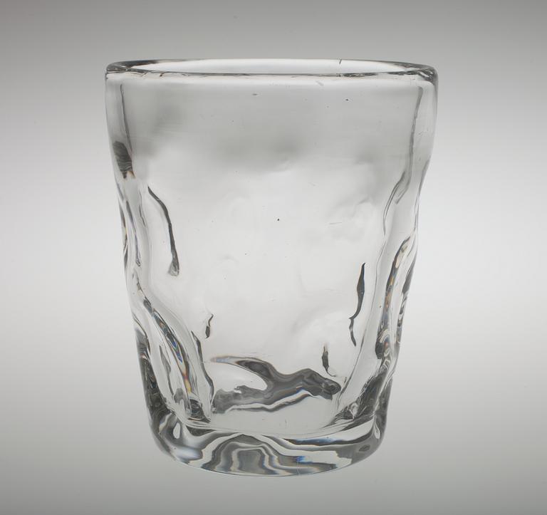 Gunnel Nyman, A VASE.