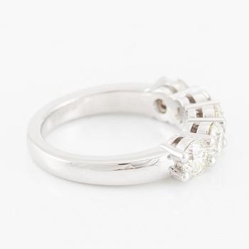 Half eternity ring in 18K white gold set with brilliant-cut diamonds.
