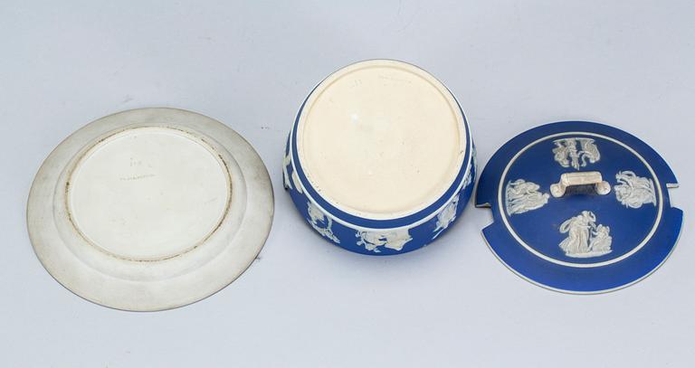 SMÖRASK, Wedgwood, jasperware, stämplad 1864.