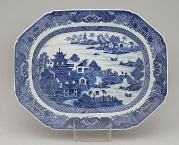 STEKFAT, porslin, Kina, Qianlong (1736-1796).