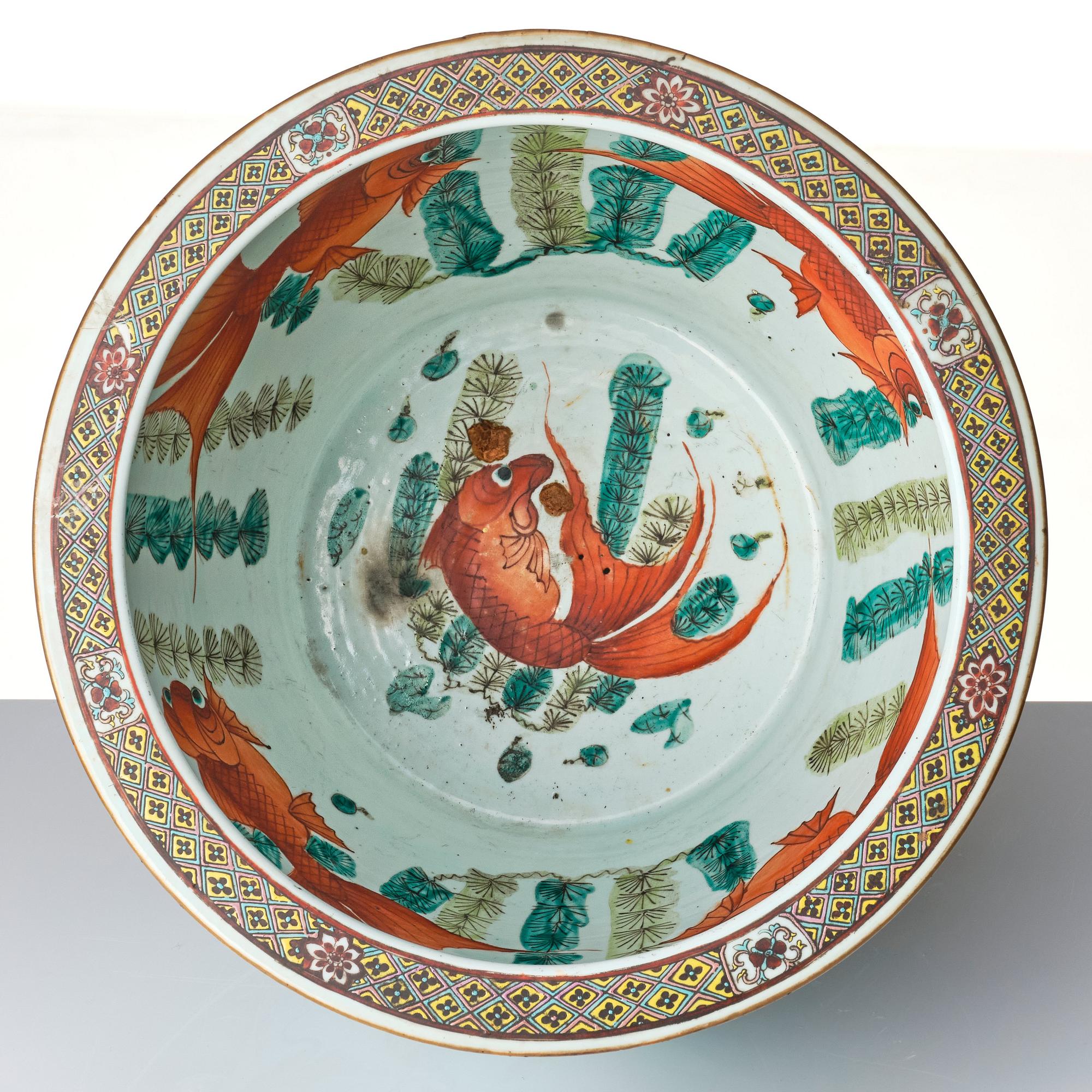 Fiskbassäng, porslin. Sen Qingdynasti/omkring 1900.