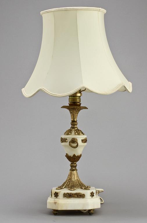 BORDSLAMPA, Louis XVI-stil, 1900-tal.