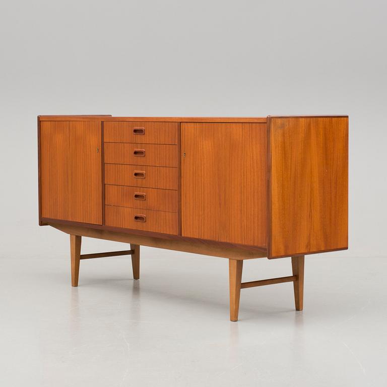 SIDEBOARD, 1900-talets mitt.