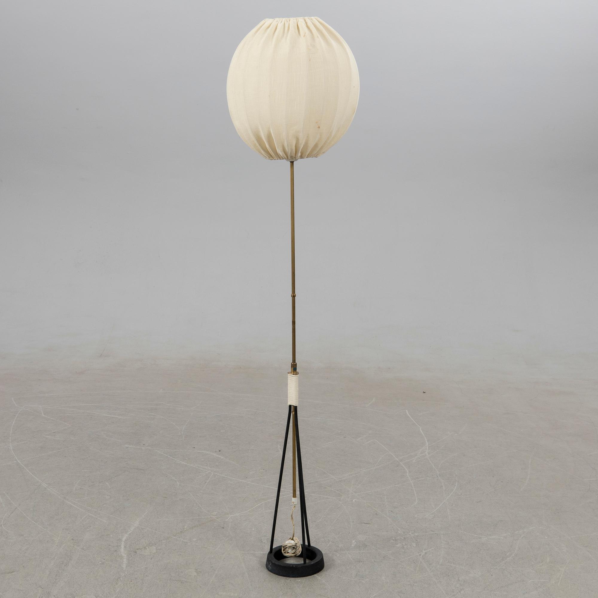 Golvlampa, 1900-talets mitt.