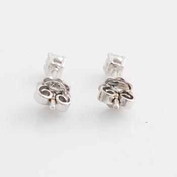 Earrings with brilliant-cut diamonds.