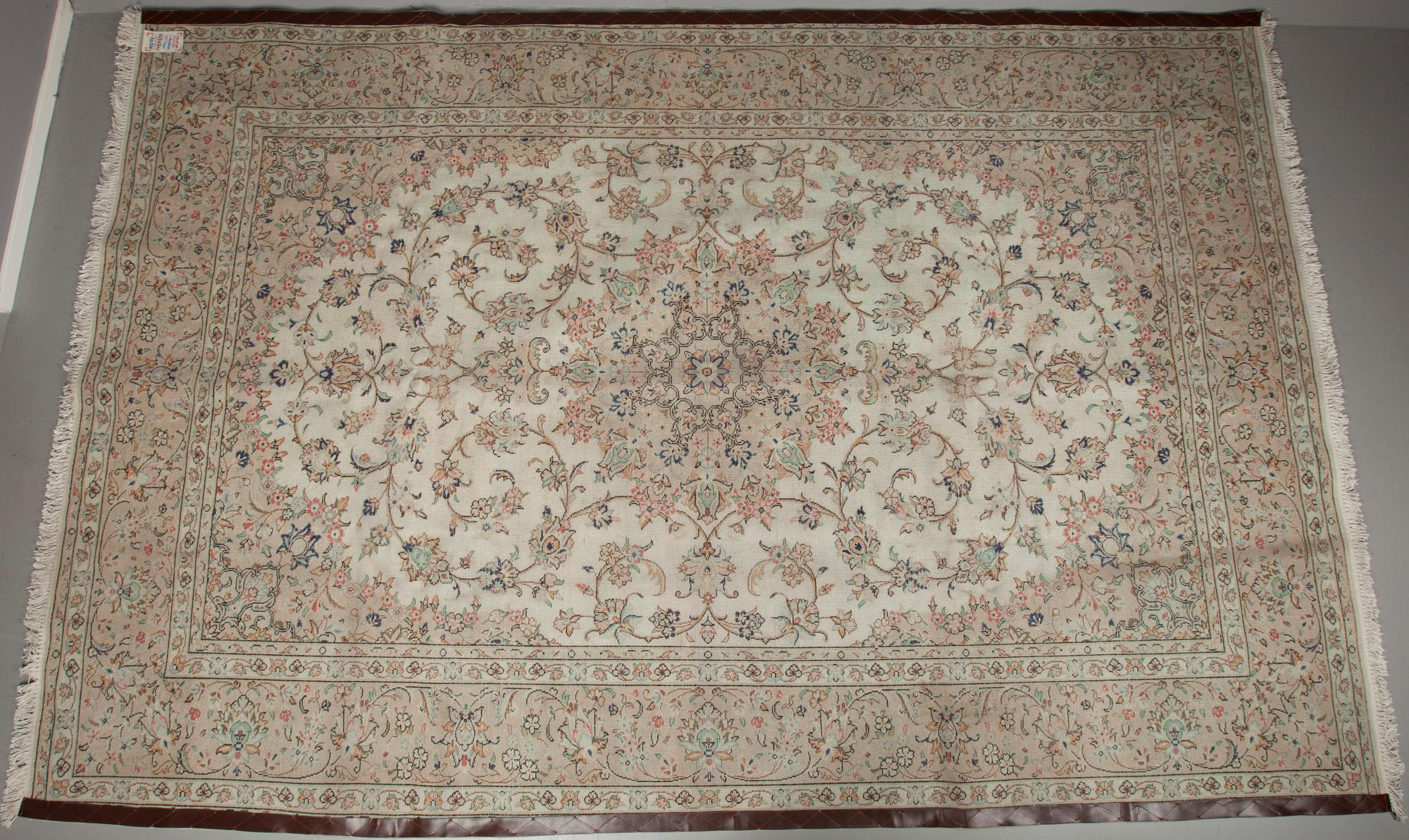 MATTA, Kashan 303x200 cm.