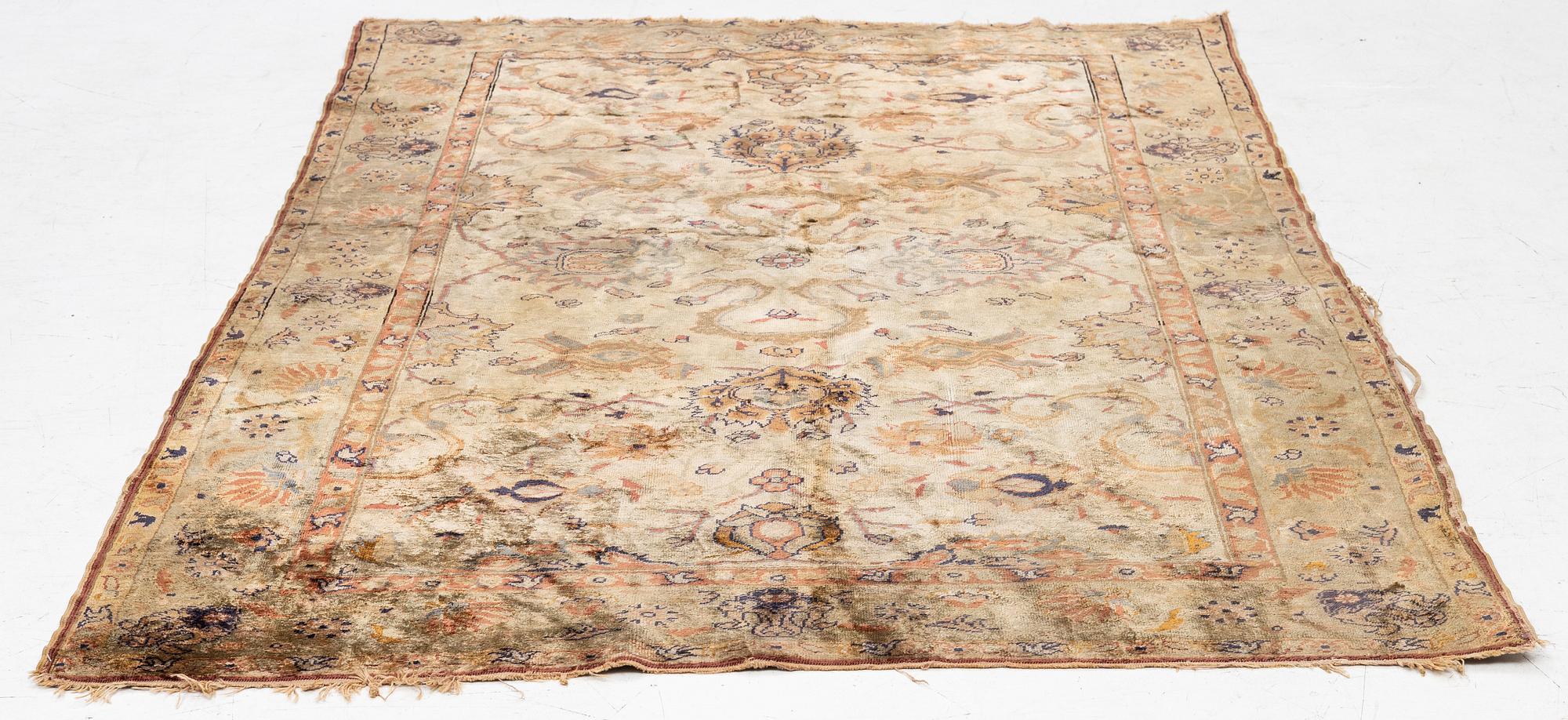 Matta, antik silke Kayseri, ca 170 x 116 cm.