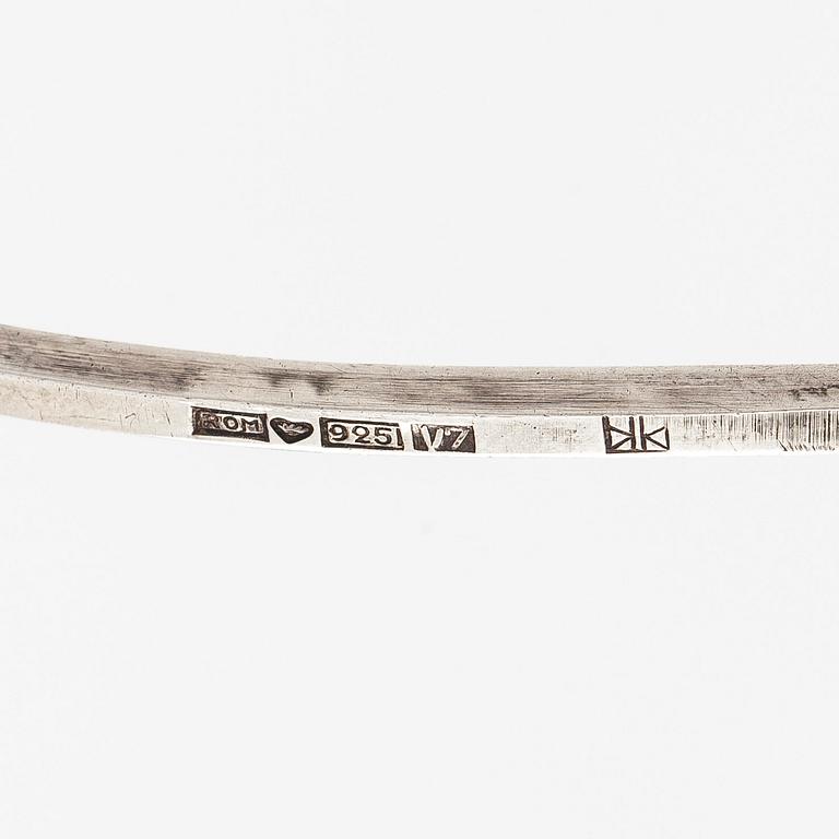 Mirjam Salminen, halssmycke, syntetisk spinell, silver.