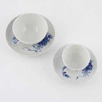 Royal Copenhagen, dining and coffee service, 88 pieces, porcelain, "Blå Blomst", Denmark.