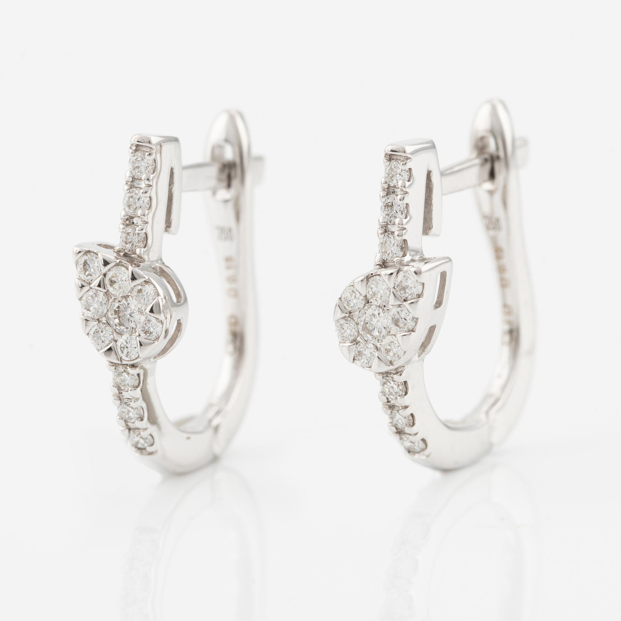 Örhängen 18K vitguld med briljantslipade diamanter.